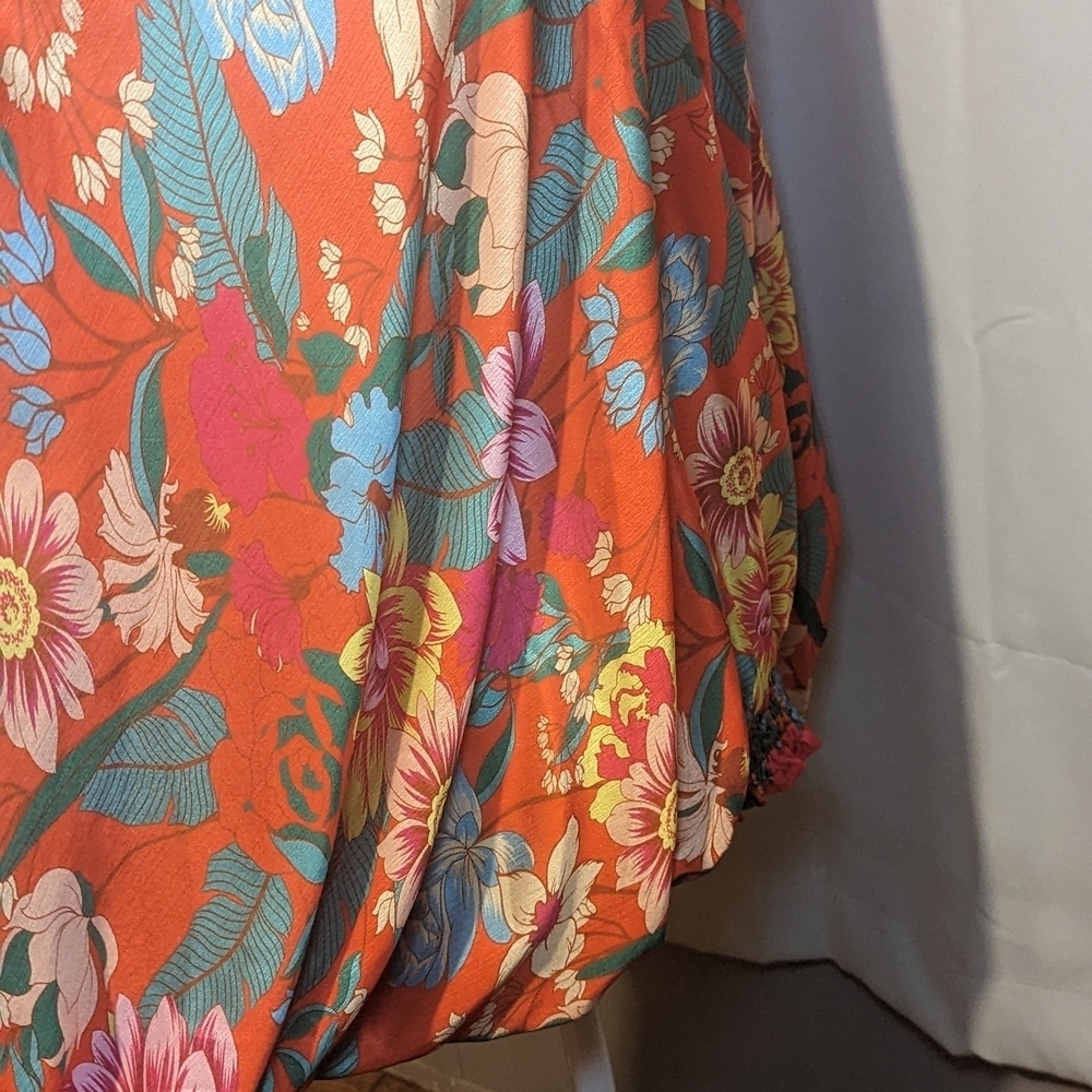 Umgee Red Floral V-Neck Blouse - Picture 8 of 12